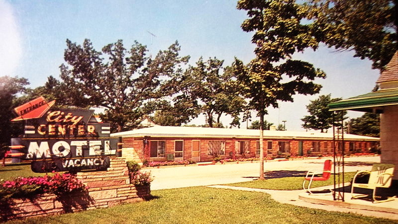 City Center Motel - Vintage Postcard